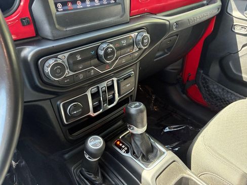 Used 2022 Jeep Wrangler Unlimited Sport AWD/4WD image 30