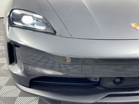 Used 2025 Porsche Taycan image 11