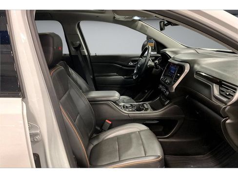 Used 2023 GMC Acadia AT4 w/ Technology Package AWD/4WD image 9