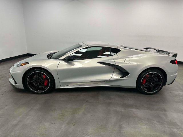 Used 2024 Chevrolet Corvette Stingray Preferred Cpe w/ Z51 Performance Package RWD image 11