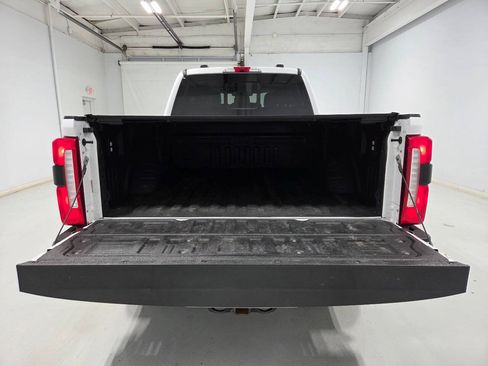 Used 2024 Ford F250 Lariat w/ FX4 Off-Road Package AWD/4WD image 9