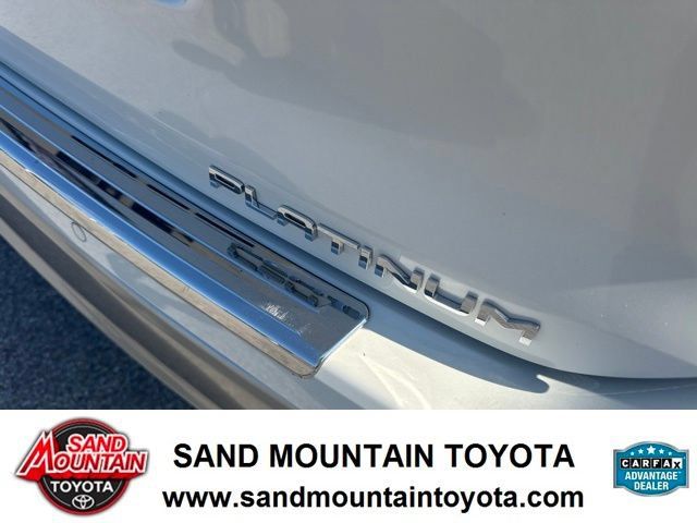 Used 2021 Toyota Highlander Platinum FWD image 8