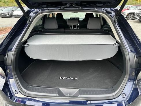 Used 2021 Toyota Venza LE w/ Carpet Mat Package (TMS) image 22