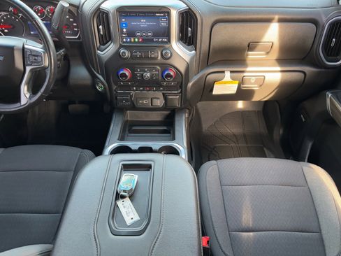 Used 2022 Chevrolet Silverado 1500 LT Trail Boss w/ Convenience Package II image 16