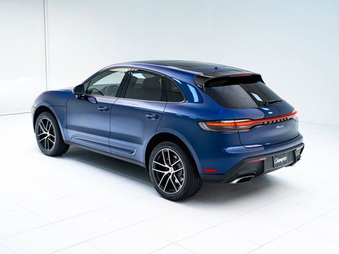 Used 2025 Porsche Macan image 3