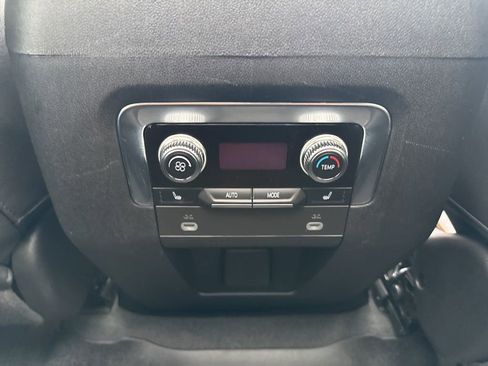 Used 2023 GMC Yukon XL AT4 image 14