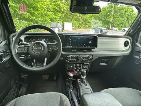 Used 2025 Jeep Wrangler Unlimited Sport S 4xe AWD/4WD image 9
