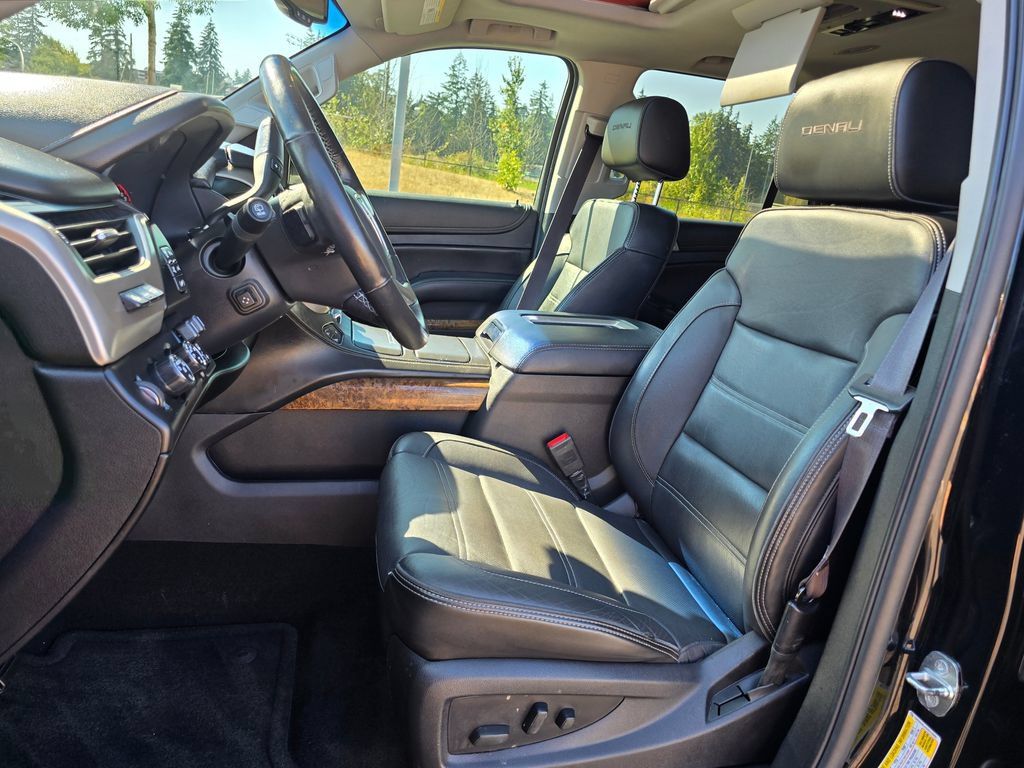 Used 2016 GMC Yukon Denali w/ Open Road Package AWD/4WD image 11