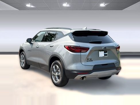 Used 2023 Chevrolet Blazer LT FWD image 3