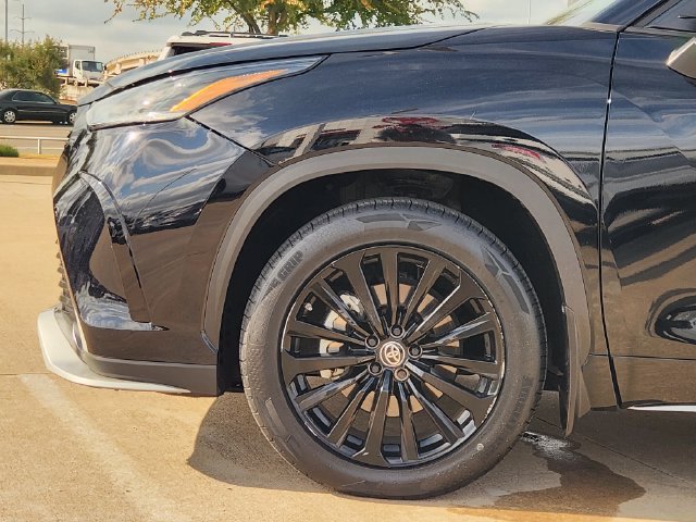 Used 2023 Toyota Highlander XSE FWD image 5