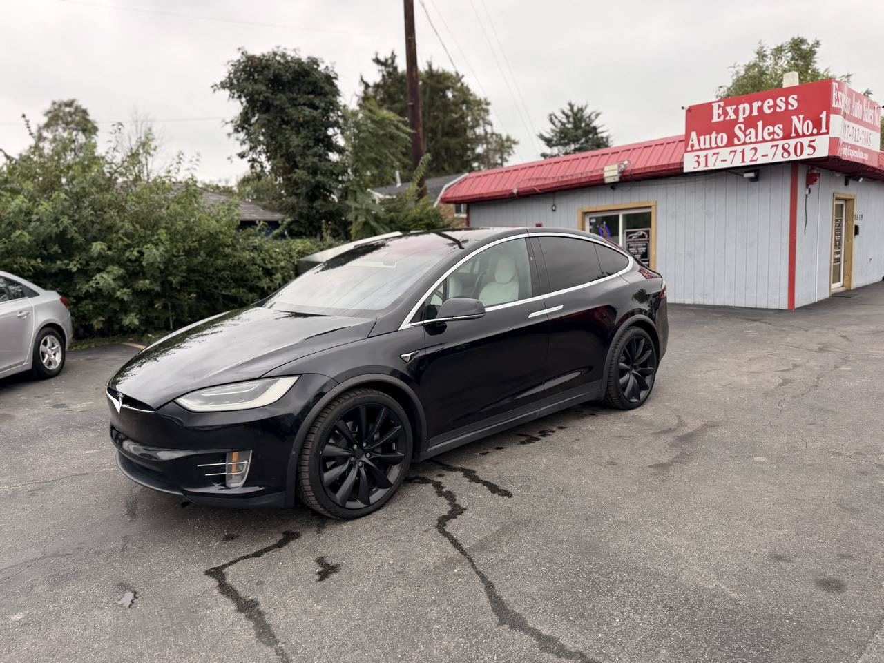 Used 2017 Tesla Model X 75D AWD/4WD image 17