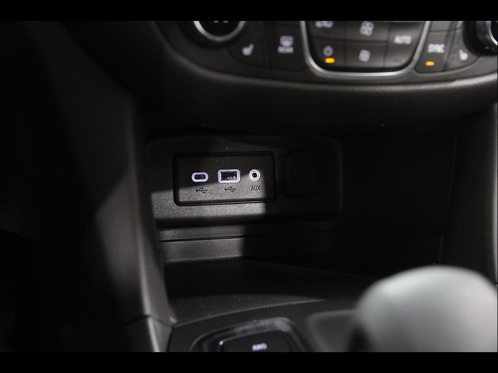 Used 2024 Chevrolet Equinox LT AWD/4WD image 15