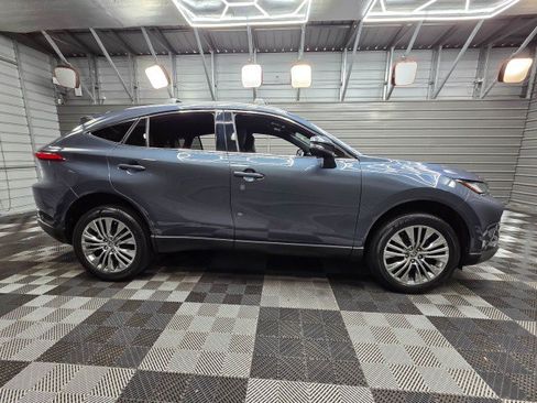 Used 2023 Toyota Venza XLE AWD/4WD image 10