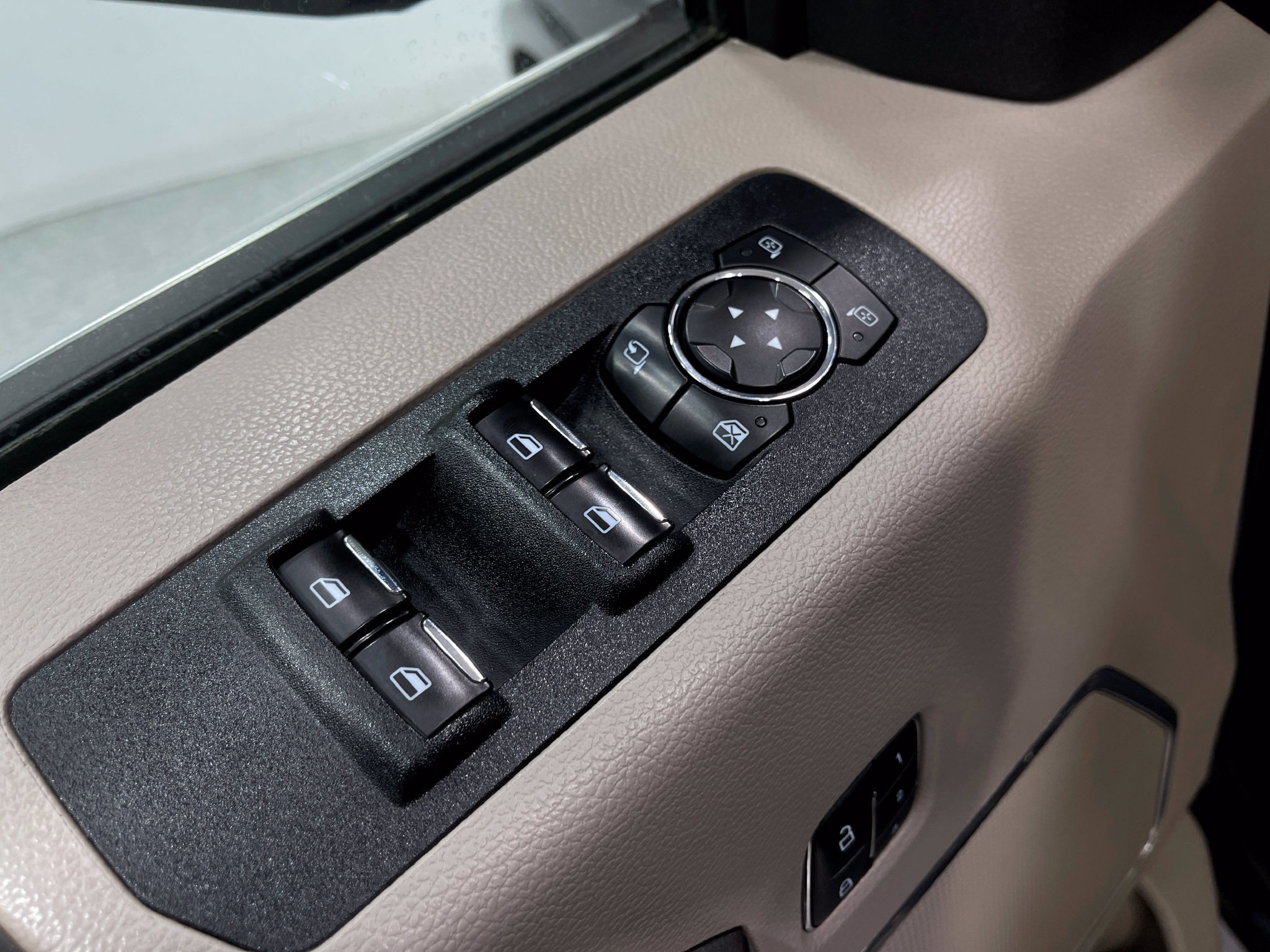 Used 2020 Ford F150 Limited AWD/4WD image 16