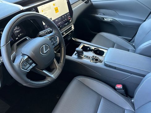 New 2026 Lexus RX 450h AWD image 10