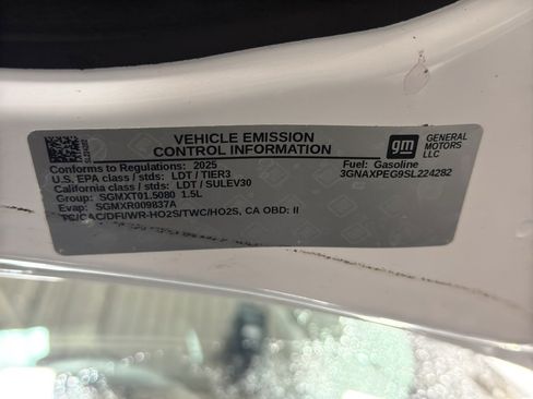 Used 2025 Chevrolet Equinox LT w/ Convenience Package II image 39