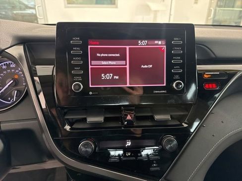 Used 2021 Toyota Camry SE FWD image 22