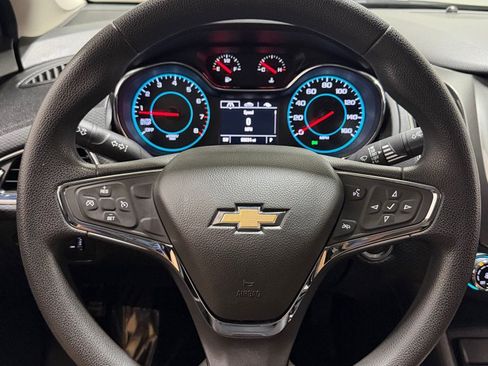 Used 2017 Chevrolet Cruze LT w/ Convenience Package FWD image 15
