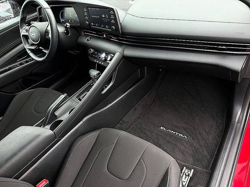 Certified 2025 Hyundai Elantra Sport FWD image 22