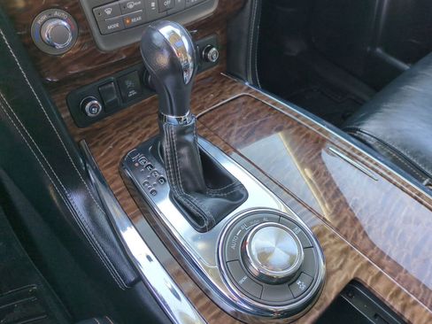 Used 2019 Nissan Armada Platinum image 34