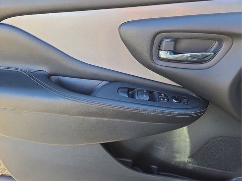 Used 2023 Nissan Murano SV image 22