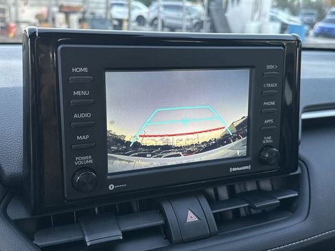 Used 2021 Toyota RAV4 LE FWD image 22