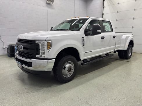 Used 2019 Ford F350 XL w/ Power Equipment Group image 7
