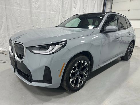 Used 2025 BMW X3 xDrive30i w/ M Sport Package image 3