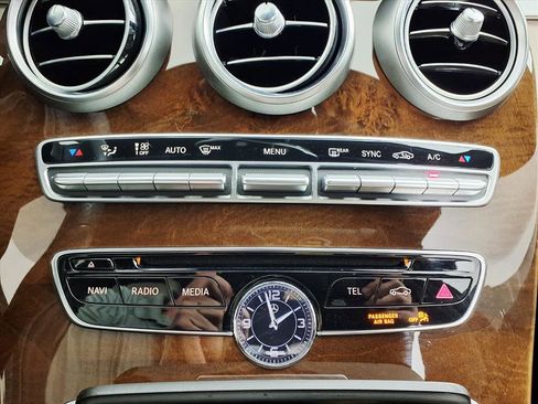 Used 2018 Mercedes-Benz C 300 4MATIC Sedan image 20