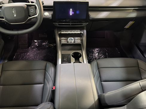 New 2026 Lincoln Nautilus Premier AWD/4WD image 24