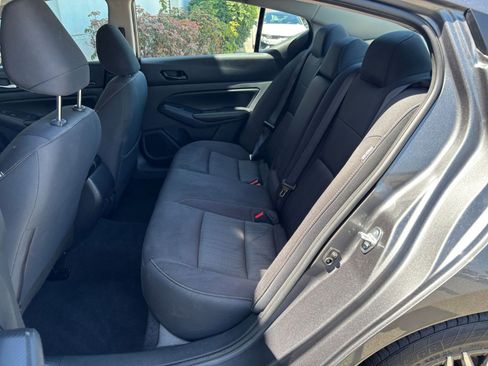 Used 2024 Nissan Altima 2.5 SV FWD image 27