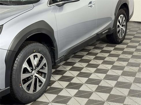 Used 2023 Subaru Outback Premium image 13