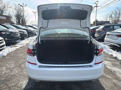 Used 2021 Volkswagen Passat 2.0T SE image 13
