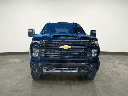 Certified 2025 Chevrolet Silverado 2500 Custom w/ Custom Value Package image 9