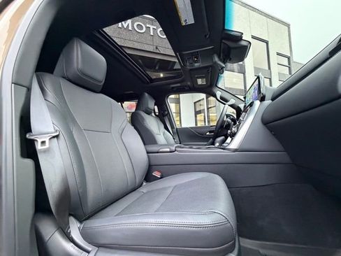 Used 2025 Lexus LX 700h Overtrail image 33
