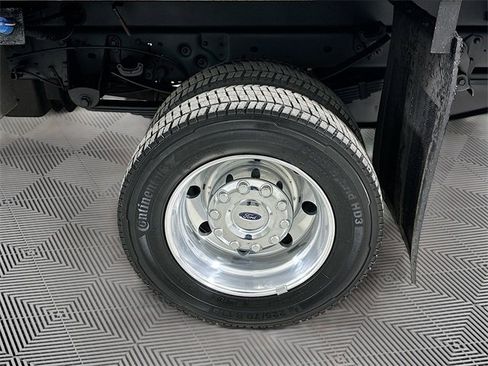 Used 2011 Ford F450 XL w/ XL Value Pkg image 29