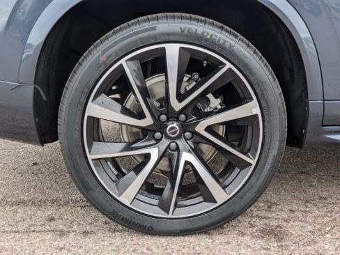 Used 2020 Volvo XC90 T6 Momentum image 9