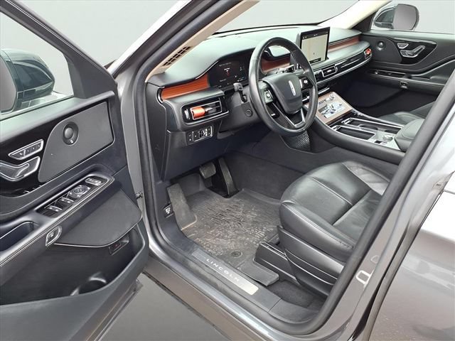Used 2022 Lincoln Aviator Grand Touring w/ Equipment Group 301A AWD/4WD image 10