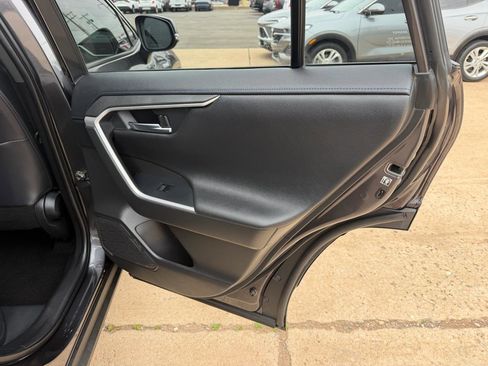 Used 2020 Toyota RAV4 XSE AWD/4WD image 18