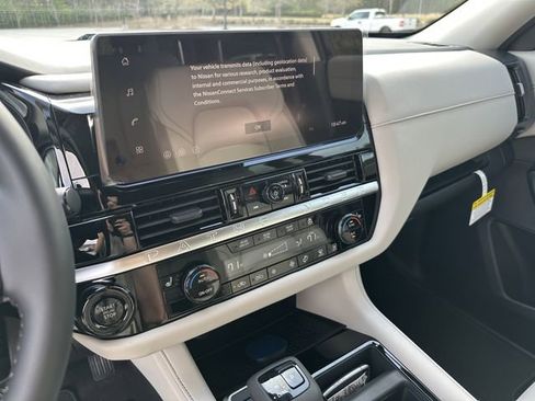 New 2026 Nissan Pathfinder SL FWD image 23