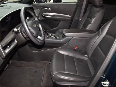 Used 2025 Cadillac XT4 Premium Luxury AWD/4WD image 13