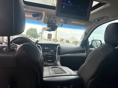 Used 2017 Cadillac Escalade Premium Luxury AWD/4WD image 9