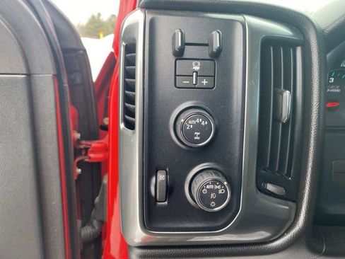 Used 2018 Chevrolet Silverado 1500 LT image 12