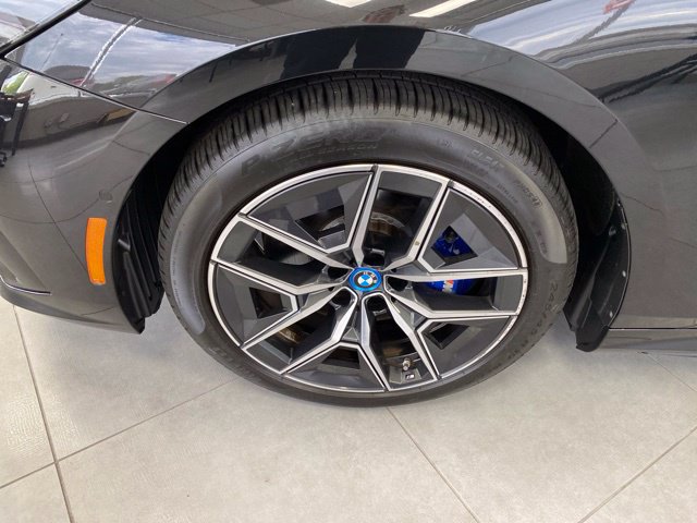 Used 2025 BMW i5 xDrive40 w/ M Sport Package AWD/4WD image 12