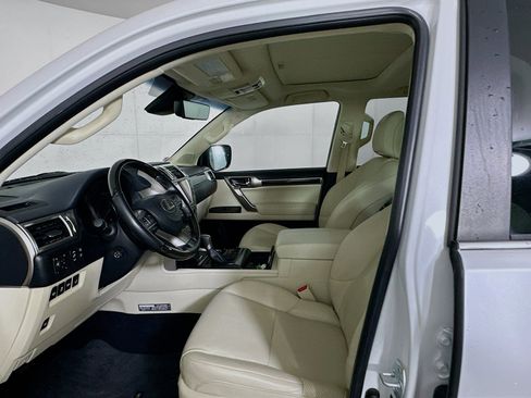 Used 2021 Lexus GX 460 Luxury w/ Sport Design Package image 13