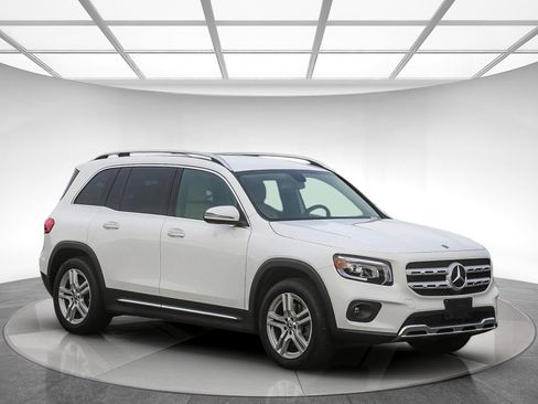 Used 2022 Mercedes-Benz GLB 250 image 4