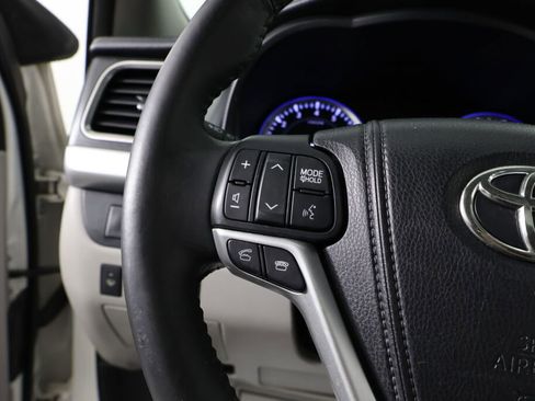 Used 2015 Toyota Highlander Limited image 35