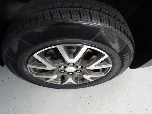 Used 2023 GMC Acadia SLE w/ Driver Convenience Package image 30