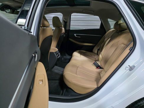 Used 2025 Hyundai Sonata Limited FWD image 16