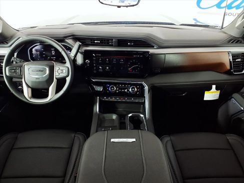 New 2026 GMC Sierra 2500 Denali w/ Denali Reserve Package image 3